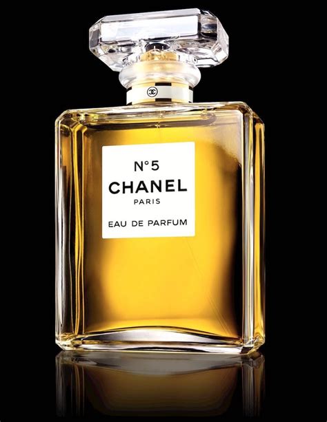 créateur de chanel n 5|Chanel N°5 : l'histoire d'un parfum culte .